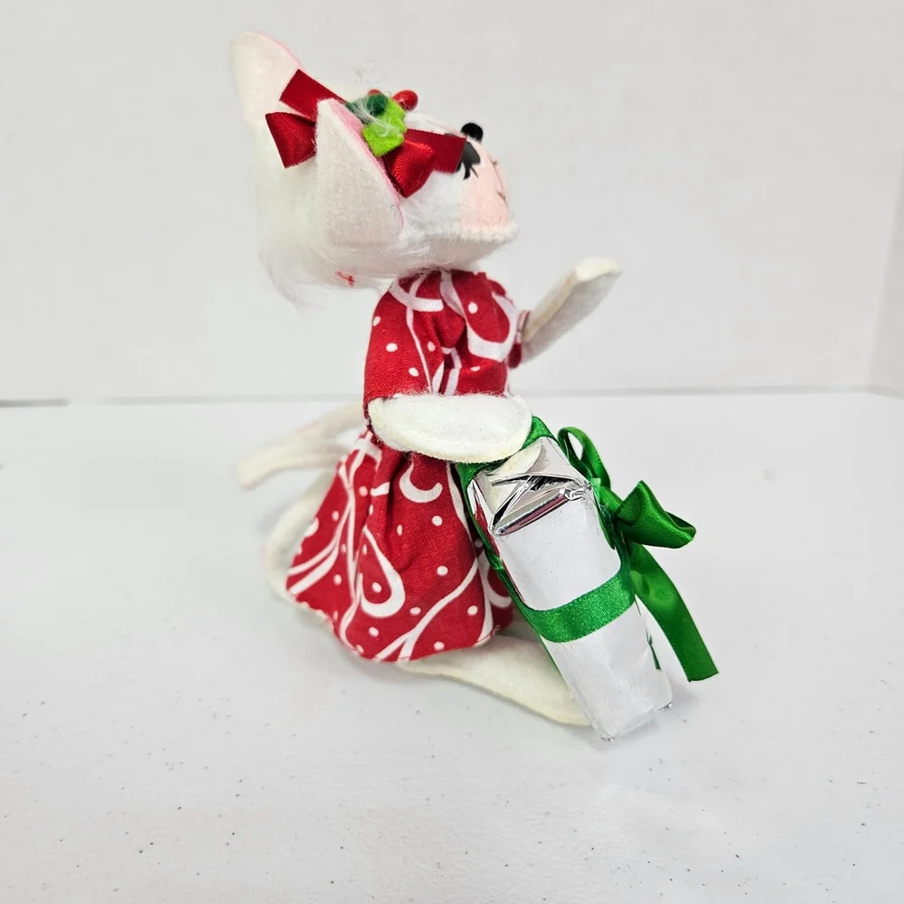 Annalee Christmas Swirl Gift Mouse 2019 Holiday Present Whimsical Collector